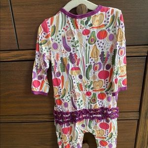 Magnetic Me onesie 6-9 months